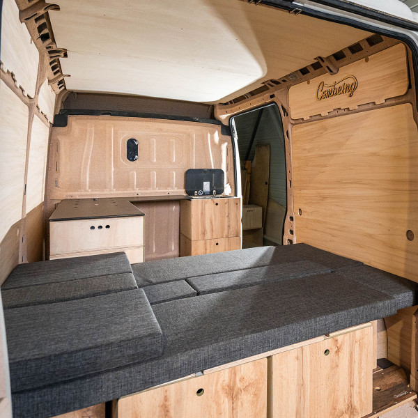 schlafen im Ford Transit 4 Kastenwagen