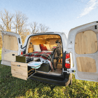 Herausnehmbares Camper Ausbau Modul - Kleintransporter ohne Bohren Herausnehmbares Camper Ausbau Modul - Kleintransporter ohne Bohren